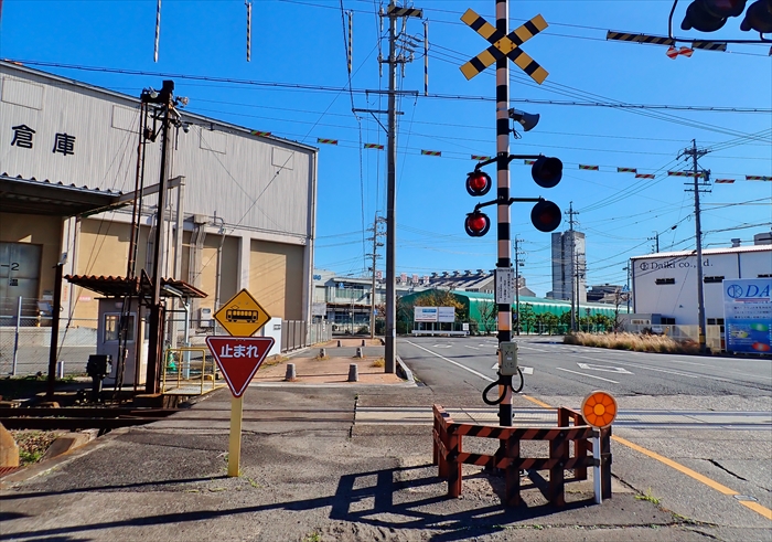 四日市市千歳町の現在のＪＲ貨物踏切