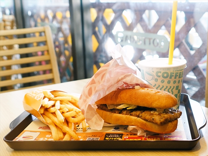 ロッテリアのリブサンドとシェーキバニラ、ふるポテ